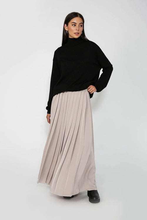 pleating skirt / taupe neutral