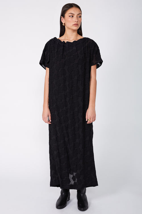 avid tee midi dress / black flocked lace