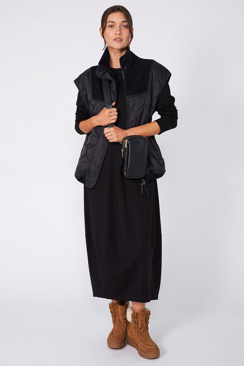 united vest / black