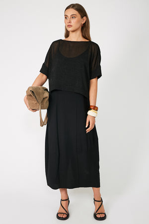 v neck followed crop / black