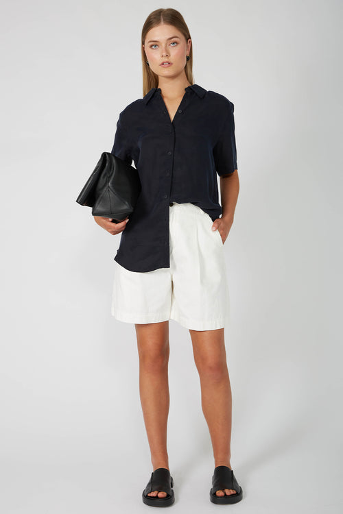 vastness shirt / dark navy