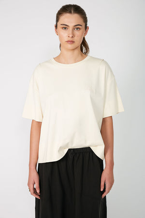 boxed initial tee / ecru