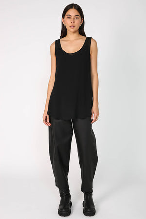 saviour tank / black