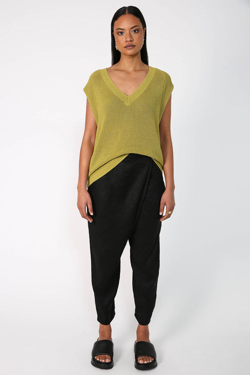 lineate vest / pistachio green