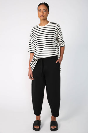 step up tee / buttermilk |black stripe