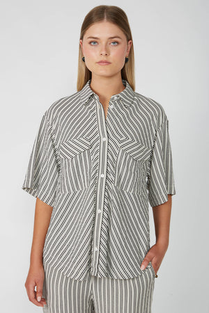 darby shirt / ecru|black stripe