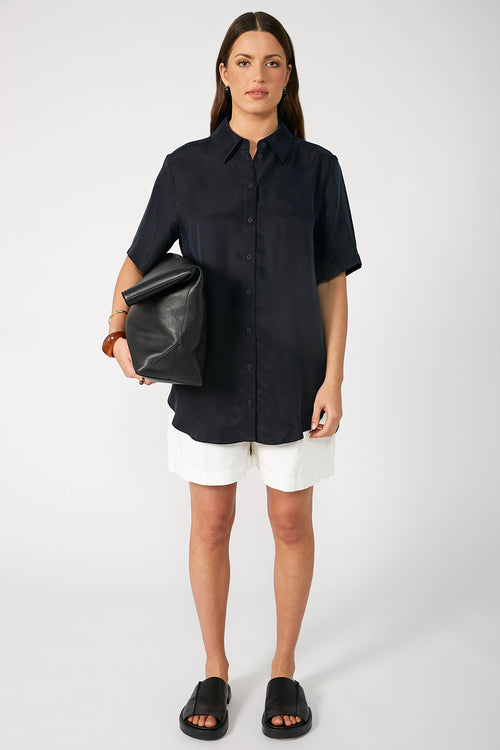 vastness shirt / dark navy