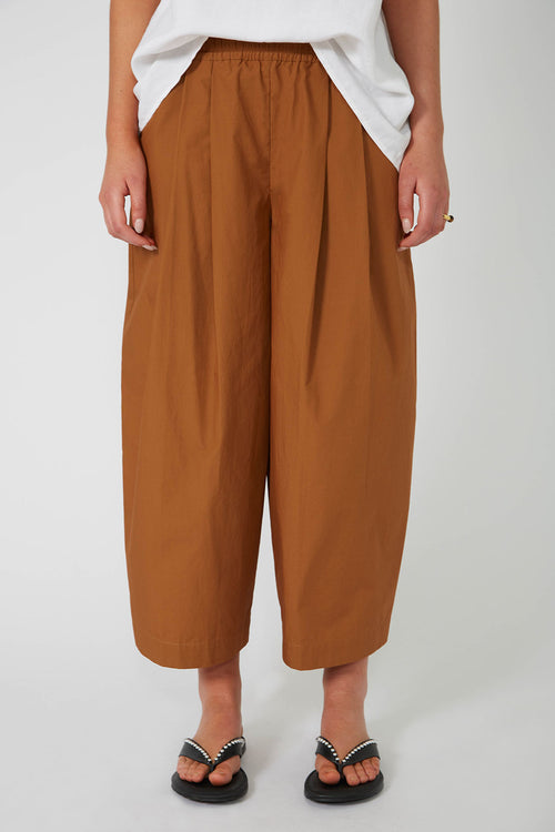 decline pant / tan brown