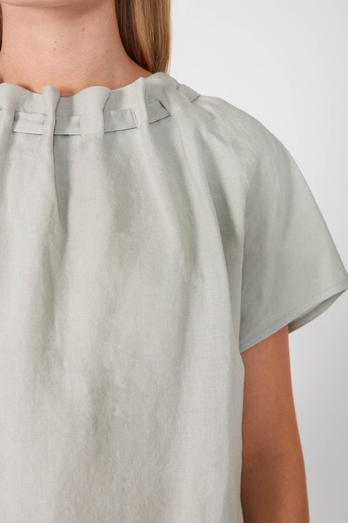 avid short sleeve top / soft sage linen