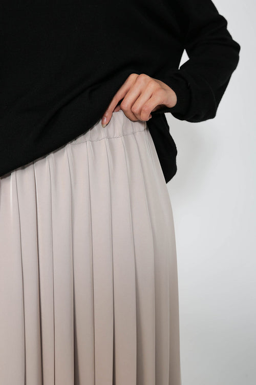 pleating skirt / taupe neutral