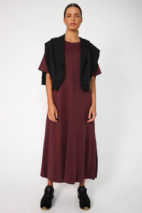 modes maxi dress / sangria red