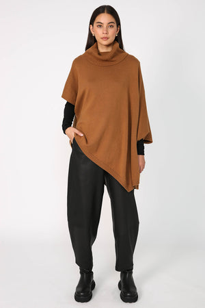 asymmetry polo cape / toffee brown