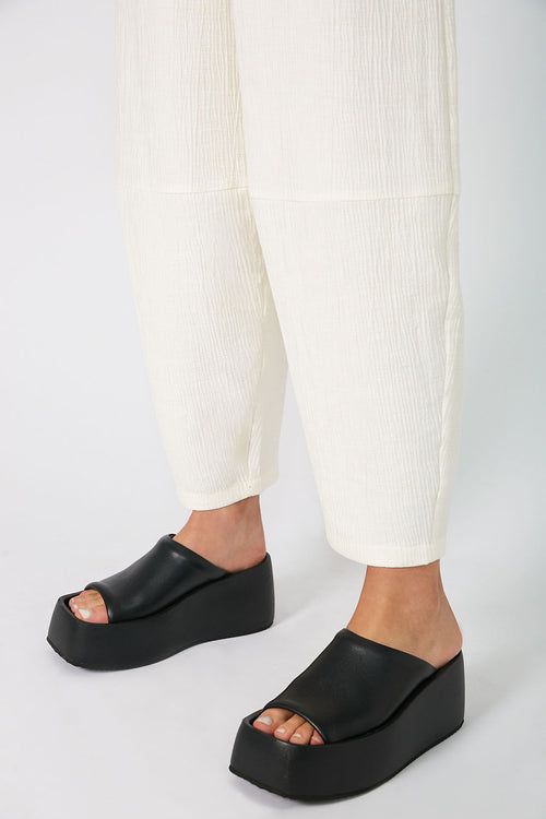 ahead pant / parchment