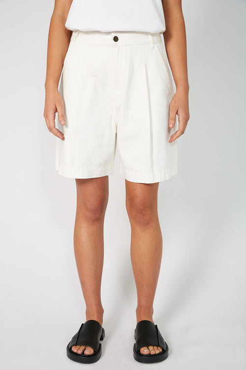 pillar short / ecru natural