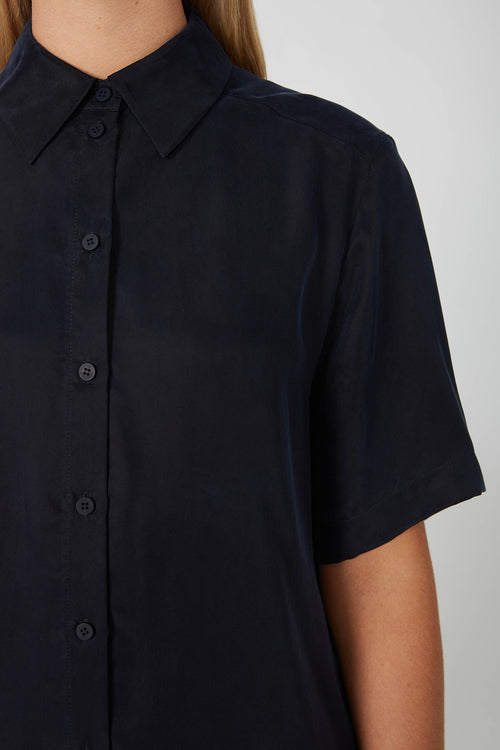vastness shirt / dark navy