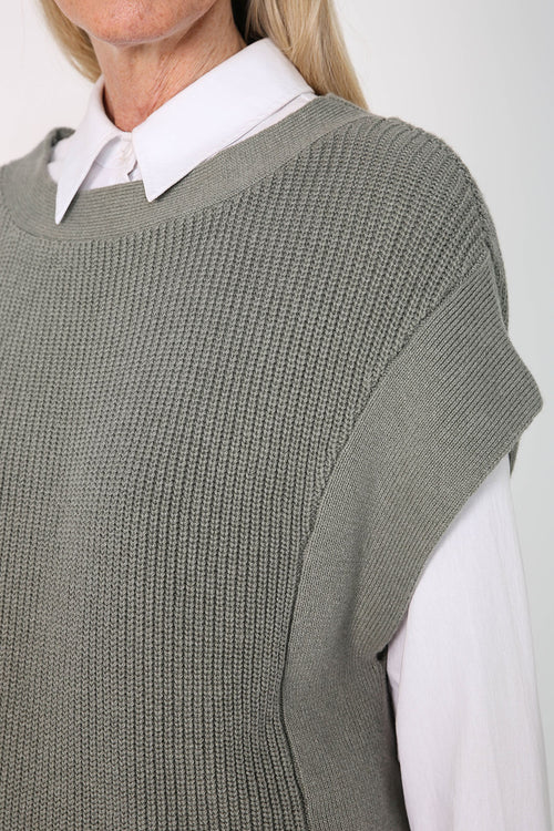 conclude vest / pale mineral green