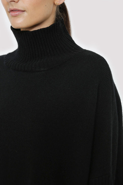 batched sweater / black