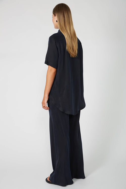 vastness shirt / dark navy