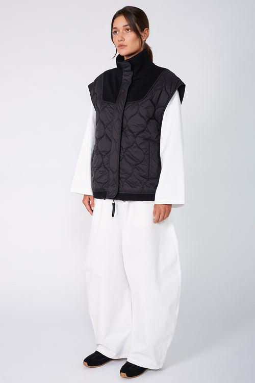 united vest / black