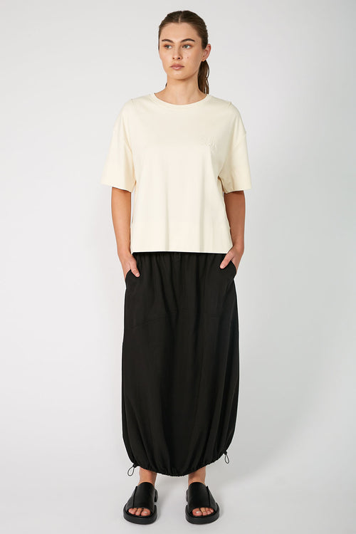 boxed initial tee / ecru