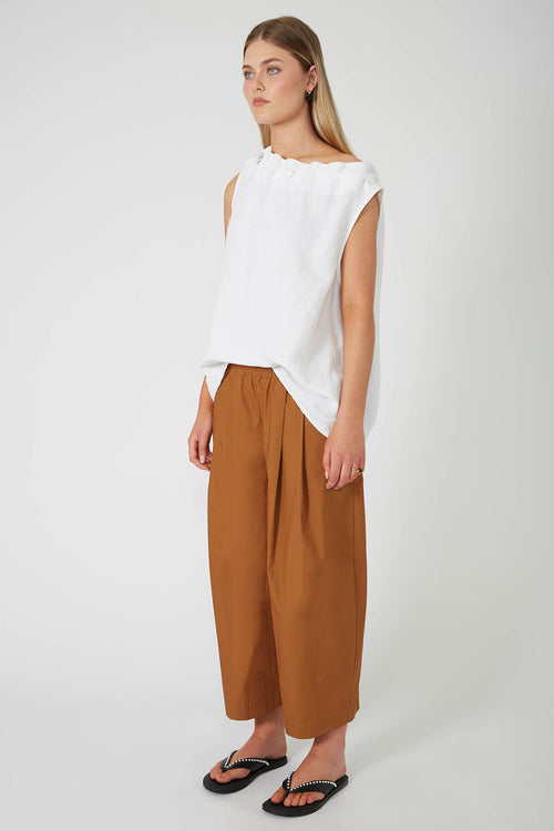 decline pant / tan brown