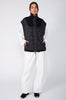 united vest / black