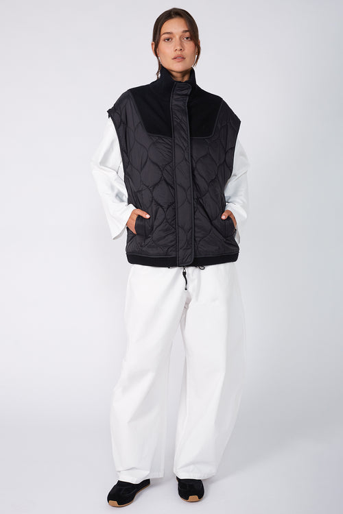 united vest / black
