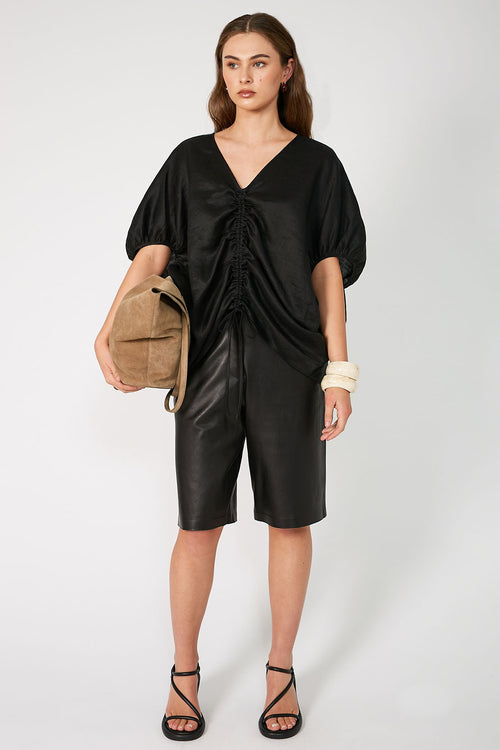 leashed top / black