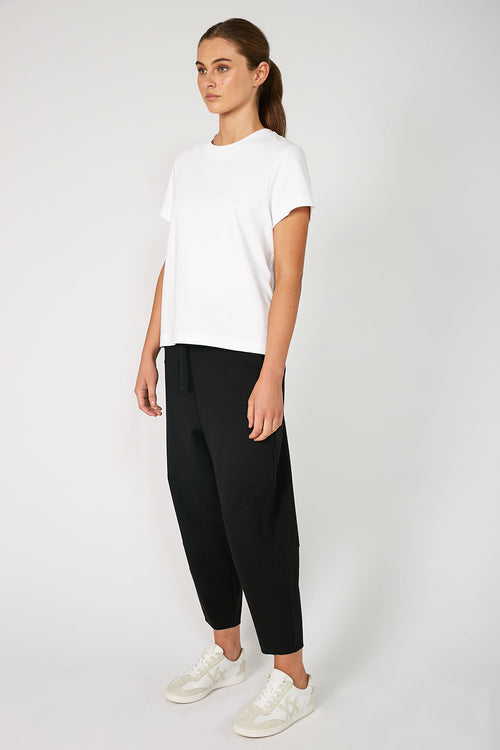 refine short sleeve tee / white