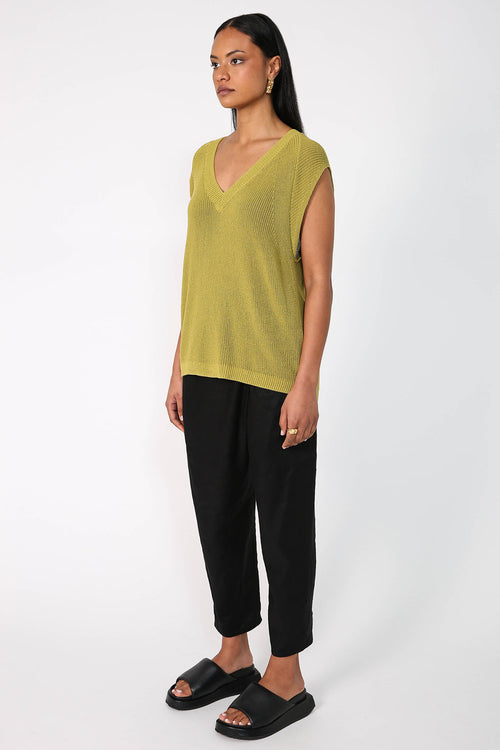 lineate vest / pistachio green