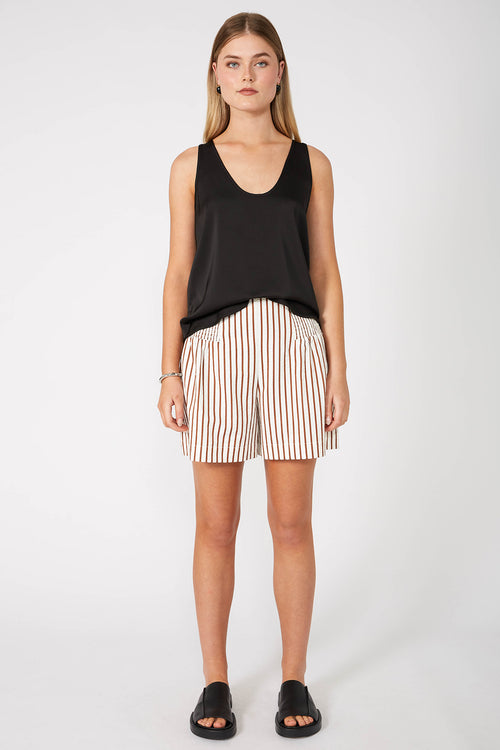 gale short / cream|brass stripe