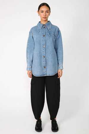 latched shirt / washed indigo