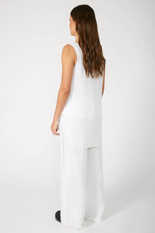 saviour tank / white