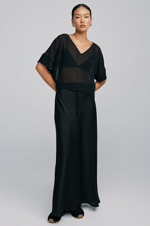 V neck followed crop / black