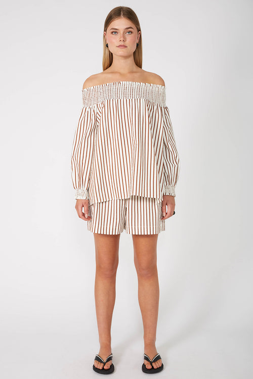 gale short / cream|brass stripe