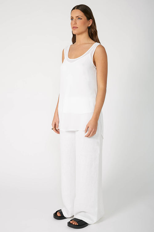 saviour tank / white