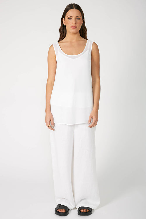 saviour tank / white