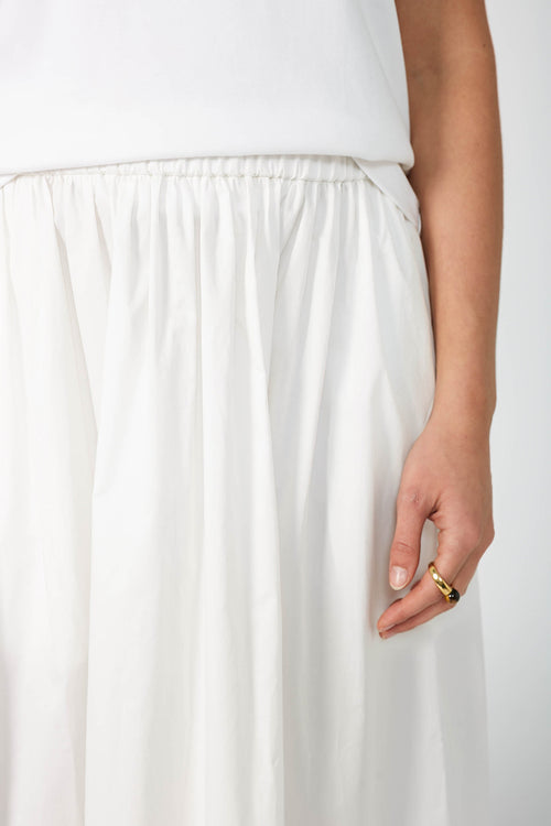 cohesive skirt / warm white
