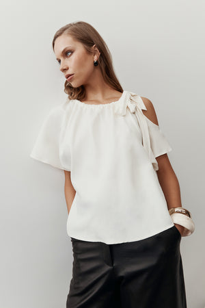 idyllic short sleeve top / ivory