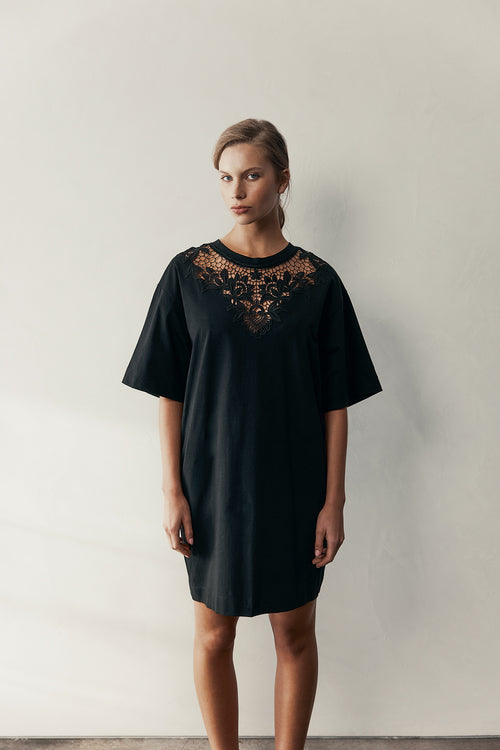 repose tee dress / black