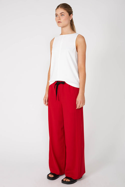 sear pintuck pant / rouge red