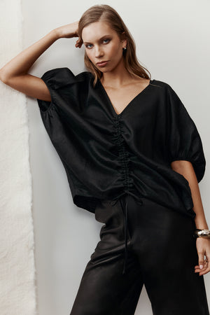 leashed top / black