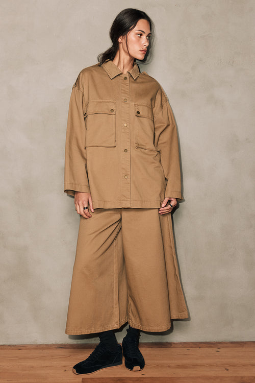 shelter shacket / tawny caramel