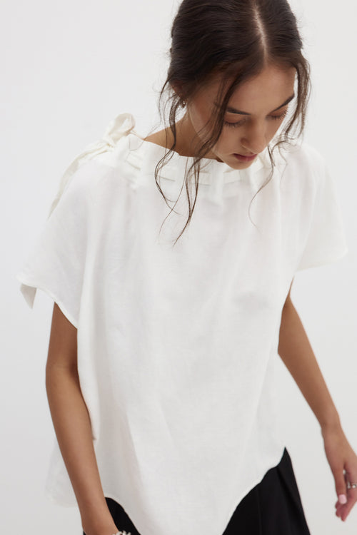 avid short sleeve top / white