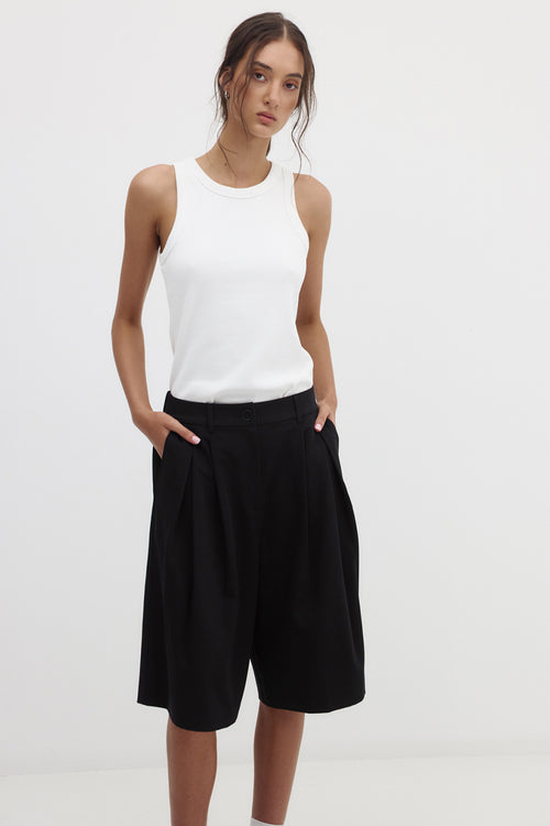 allot short / black