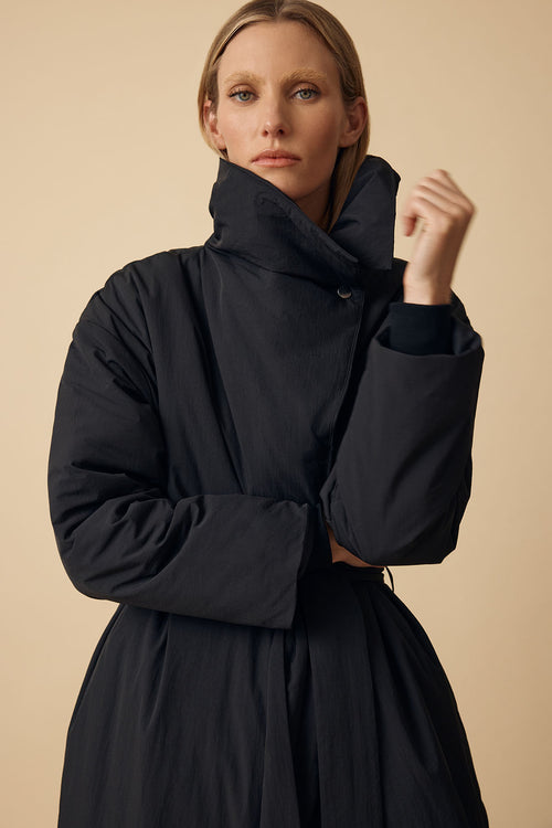 enact coat / black