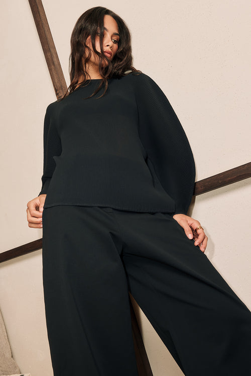 pleat curve top / black