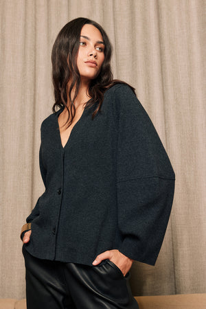 logical cardi / dark charcoal marle
