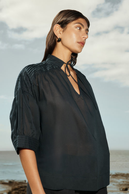 bevelled short sleeve top / dark navy