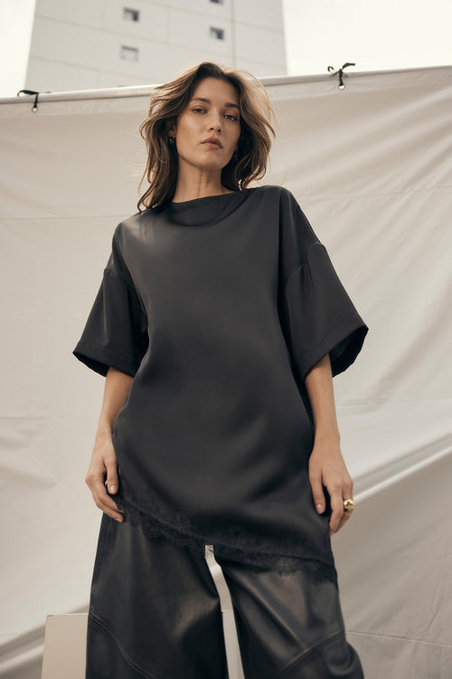 angled lace top / black